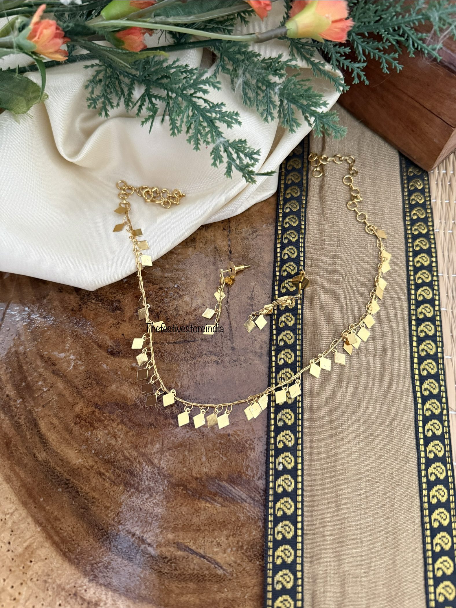 Dainty elakkathali drops gold look chain set