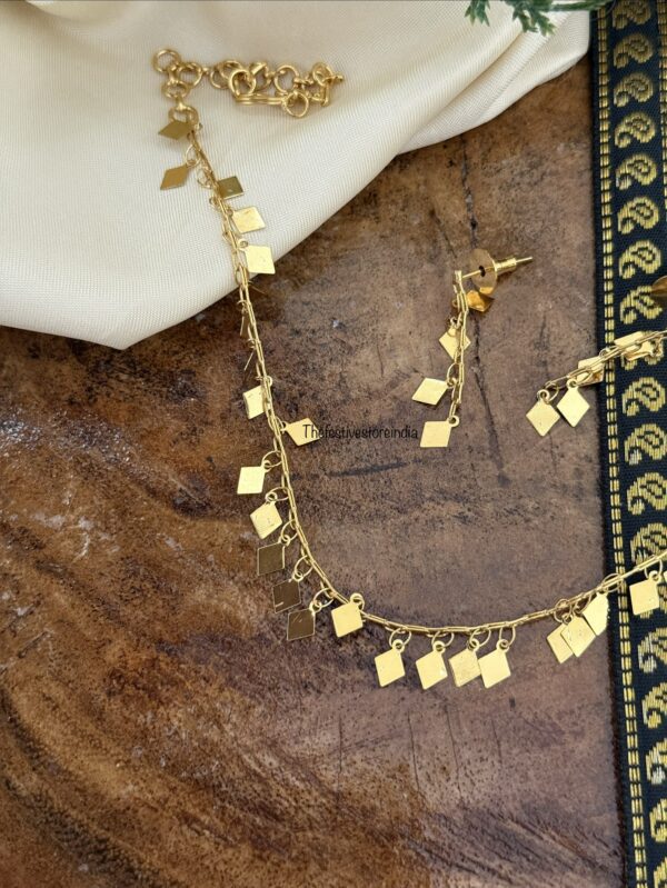 Dainty elakkathali drops gold look chain set
