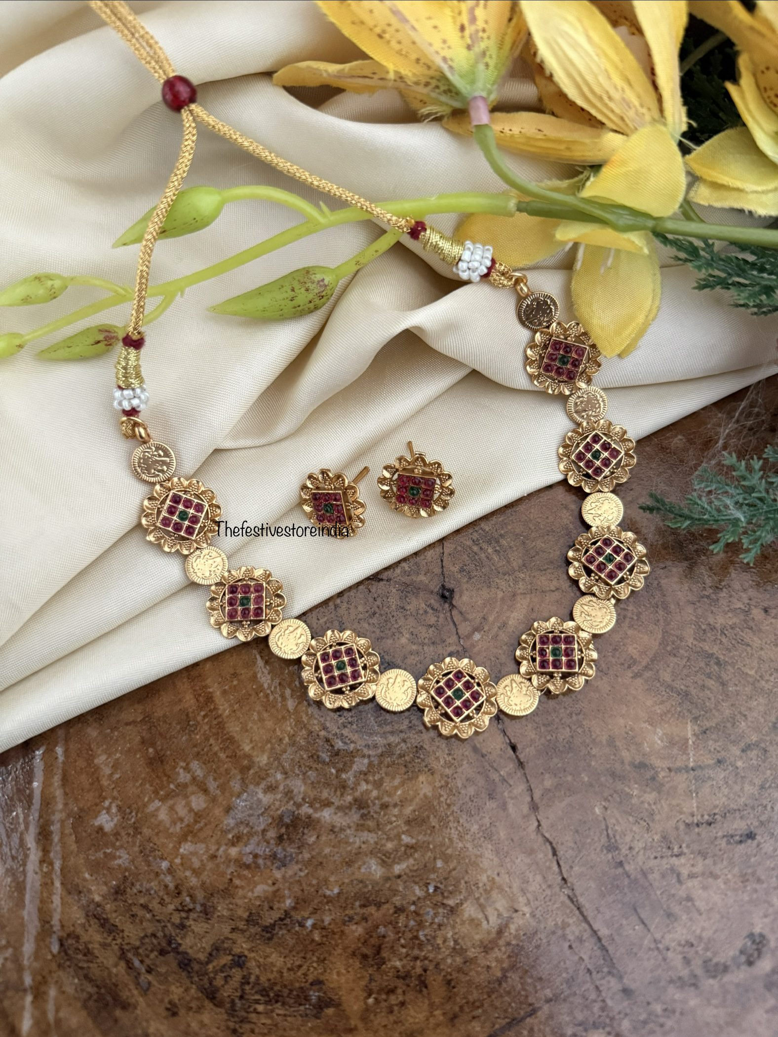 Kemp bottu lakshmi Kaasu necklace set