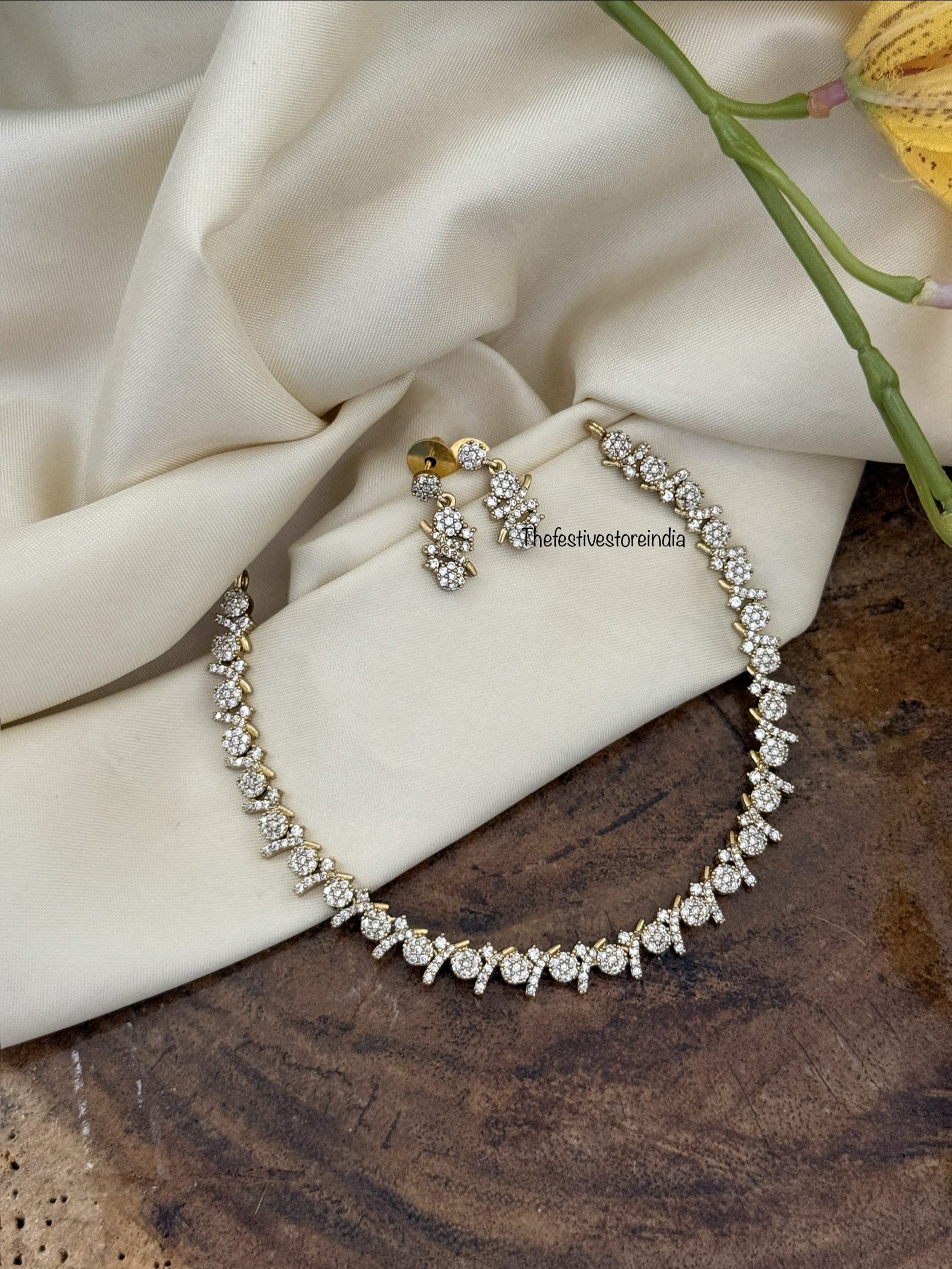 AD minimalist white necklace set | Kids friendly