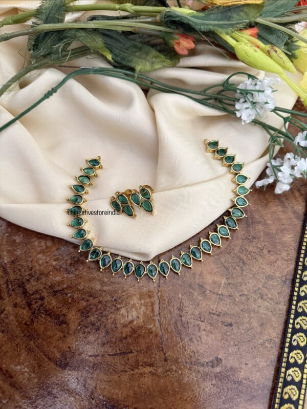 All green classic droplet style necklace set