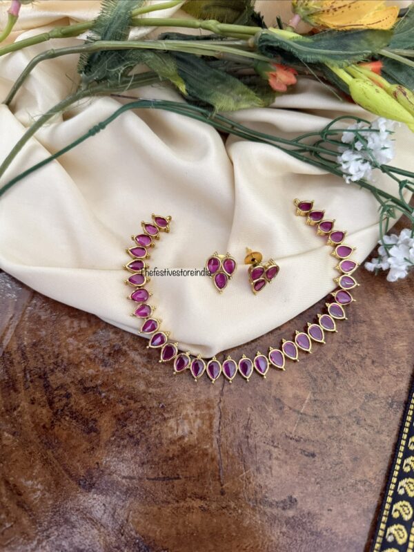 All red classic droplet style necklace set