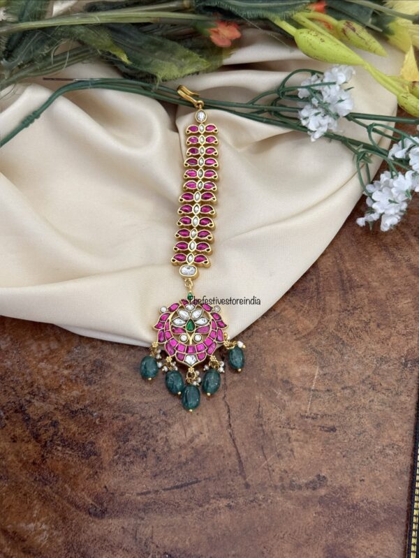 Jadau close knit Rubyrose stone maangtikka