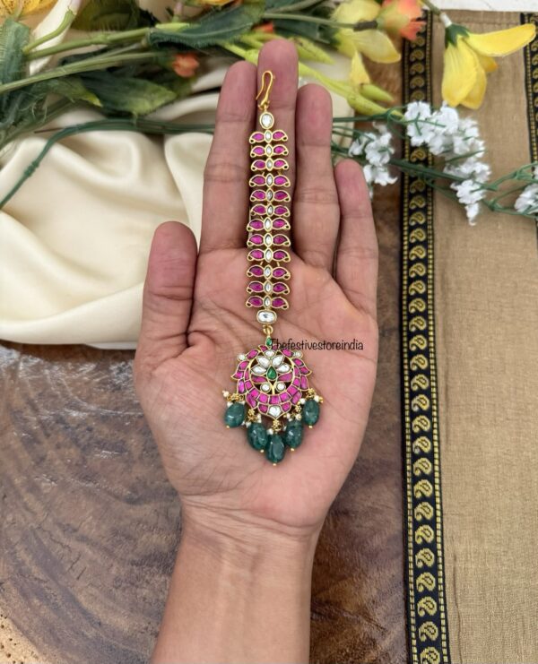 Jadau close knit Rubyrose stone maangtikka