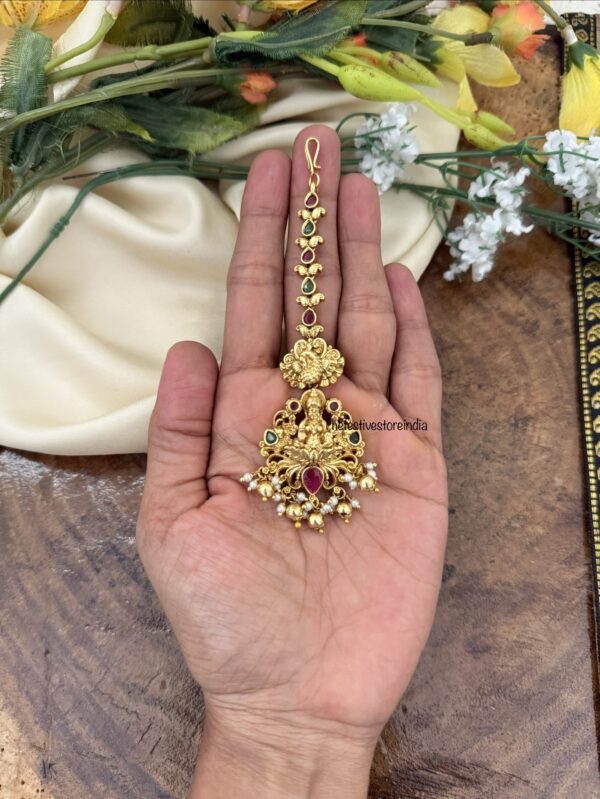 Classic Lakshmi maangtikka