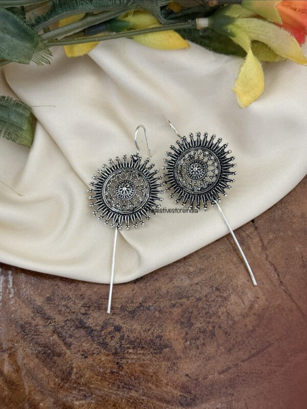 Oxidised stick earcuff - 1