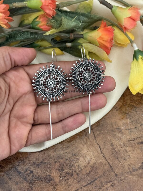 Oxidised stick earcuff - 1