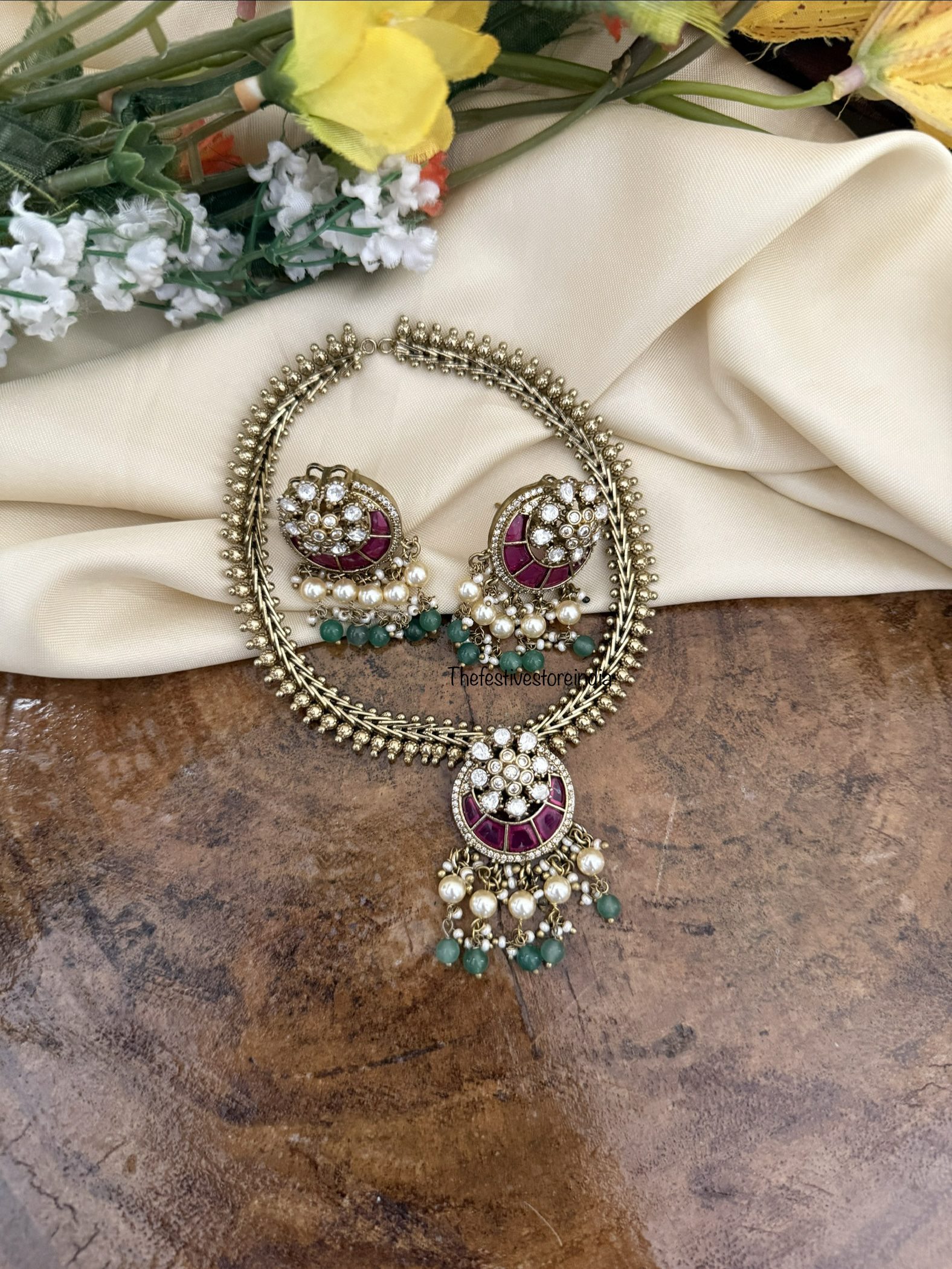 Jadau and Moissanite stone simple pendant necklace set