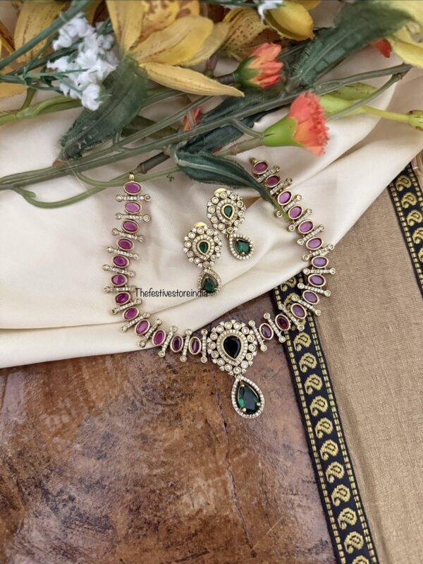 Rubyrose and green pendant necklace set