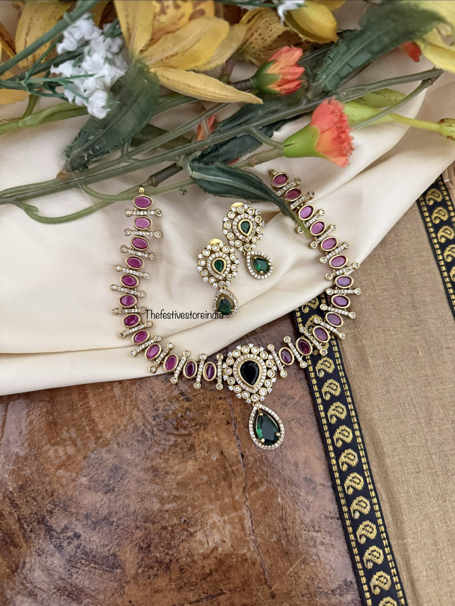 Rubyrose and green pendant necklace set