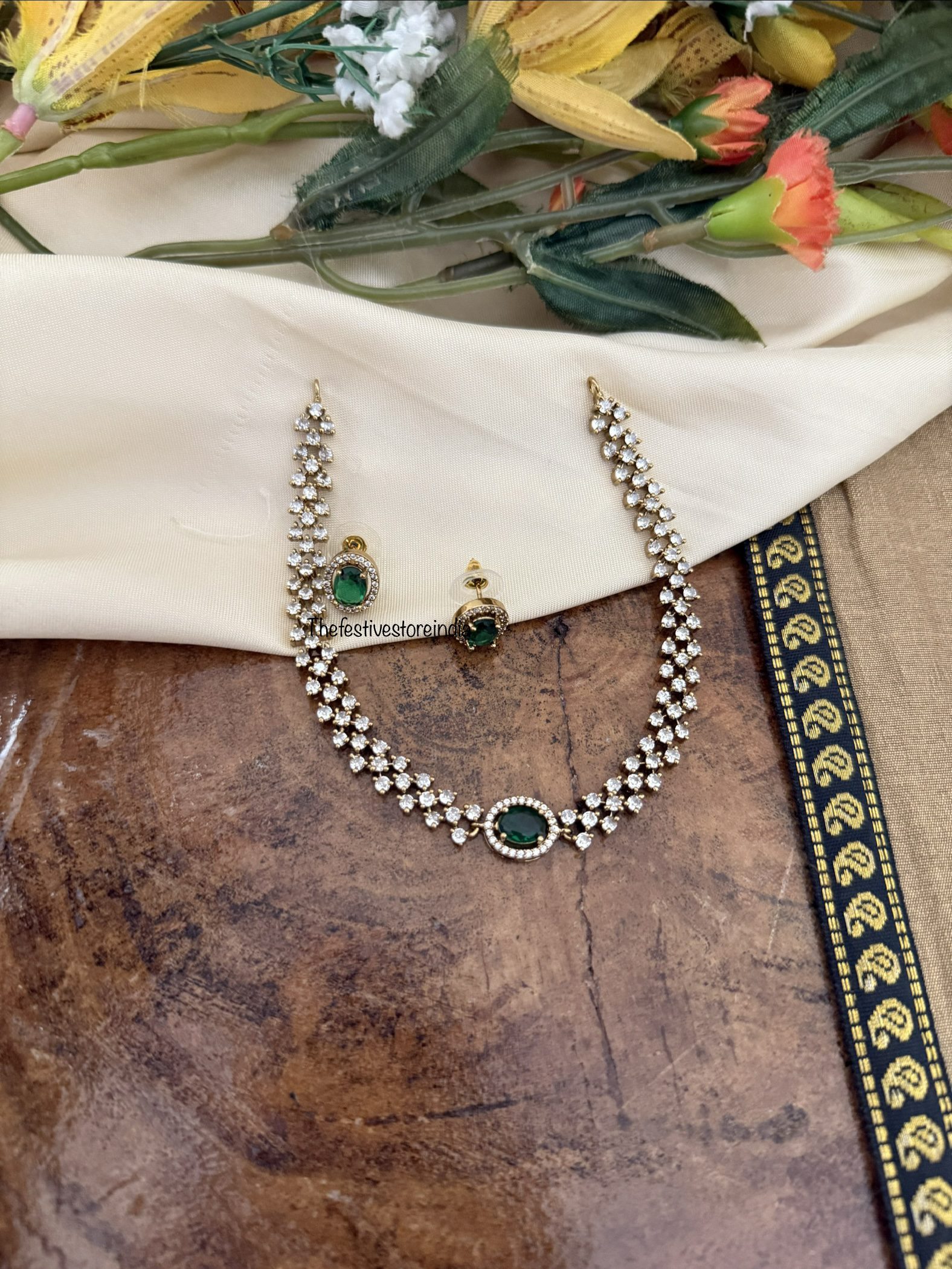Just Emerald AD necklace set | Simple