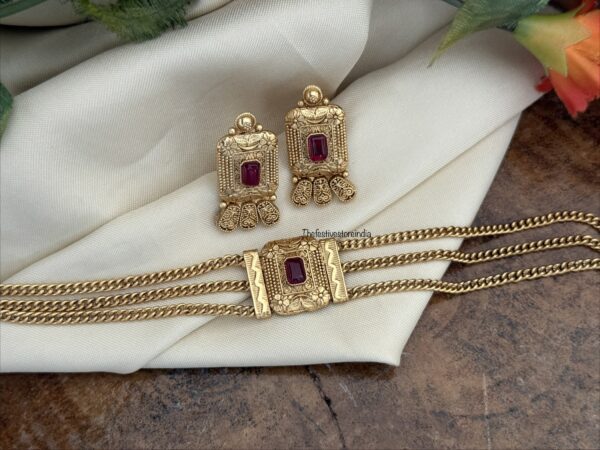 Red stone simple 3 layer choker set