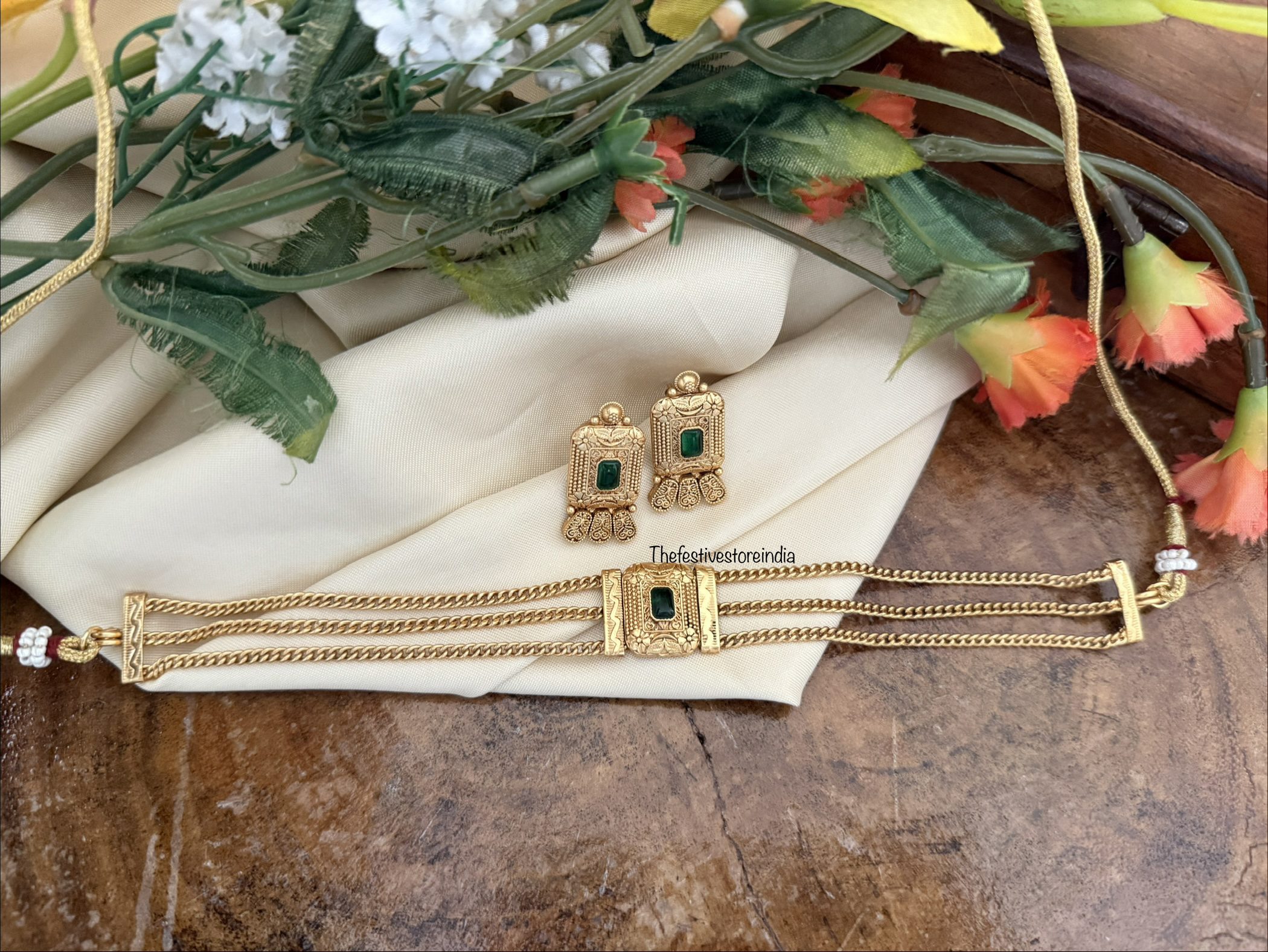 Green stone simple 3 layer choker set
