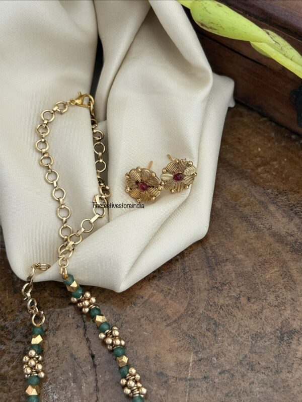 Simple green beads necklace set
