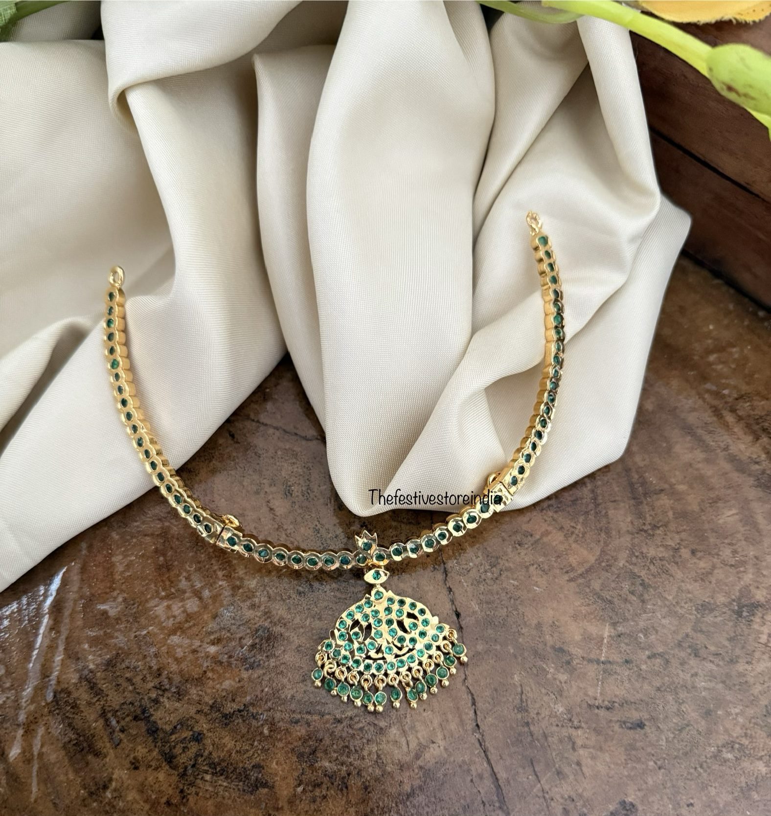 Gold look micro gold Green stone attigai | Impon | Gatti