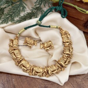 Budgeted matte Gaumatha necklace set